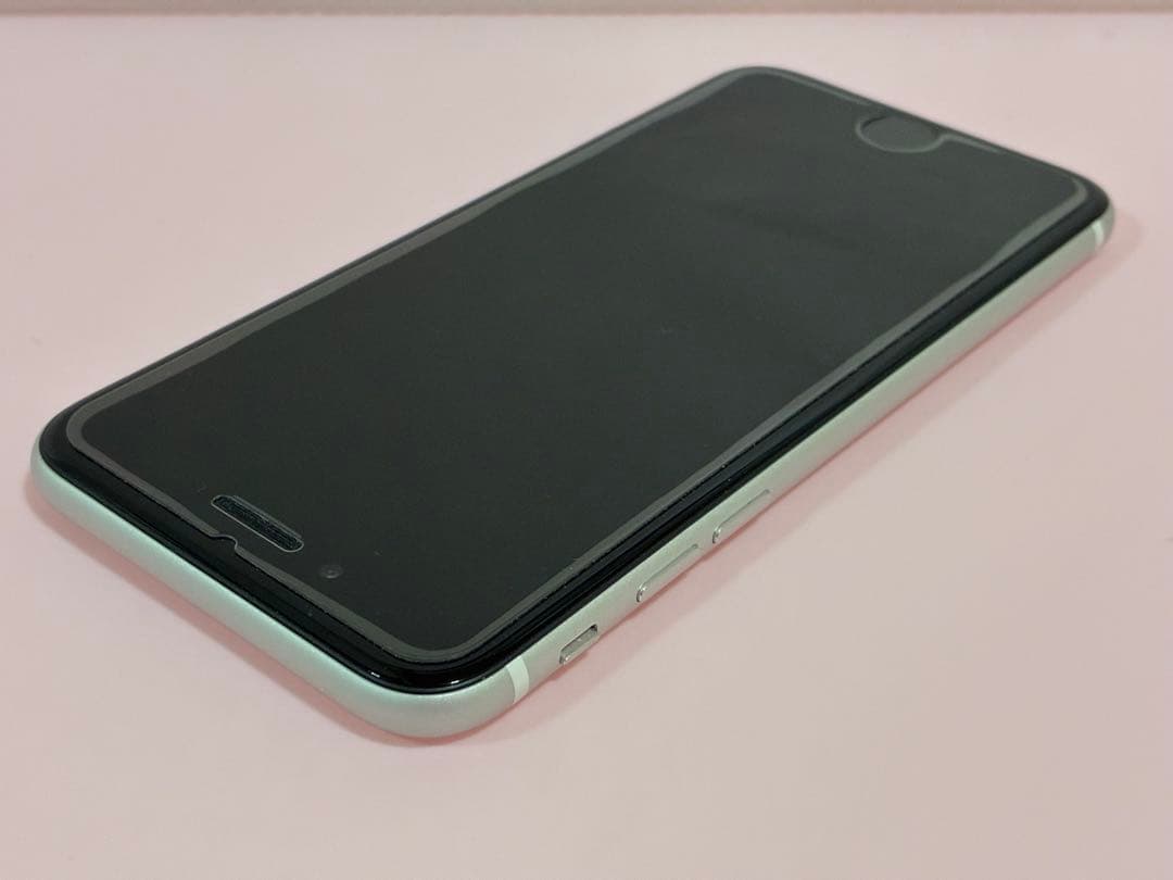 iPhone SE 第2世代 64GB ホワイト SIMフリー【箱・付属品あり】