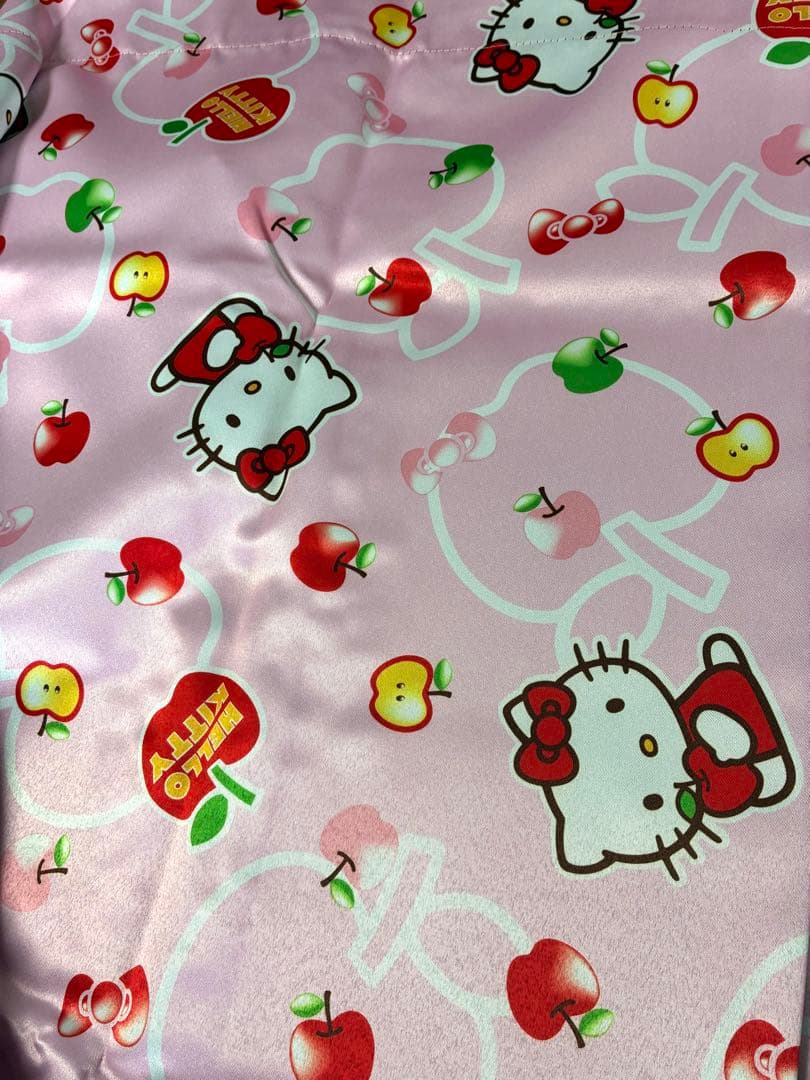 未使用 サンリオ ハローキティ 遮光 カーテン 100×178 2枚入 りんご