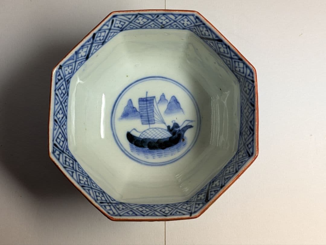 古伊万里、『色絵赤地金彩草花文窓絵梅文八角向付』、銘有、銘「富貴長春」有、箱無