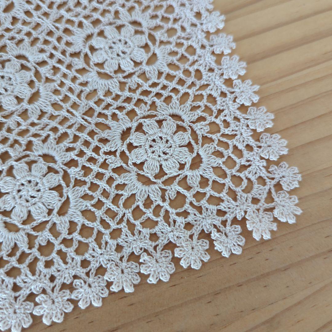 花モチーフ　ナチュラル　ドイリー　レース編み