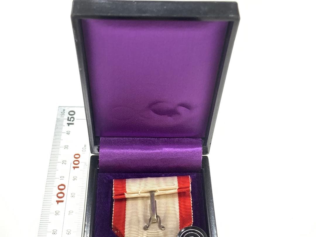 勲八等白色桐葉章　記念品　勲章　記念品　ケース付き