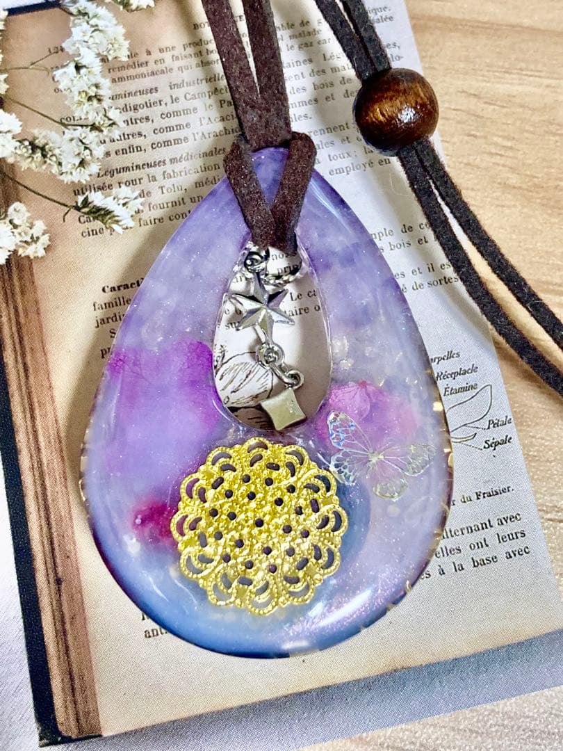 【N.443】ハンドメイドネックレス　オルゴナイト　レジン　薔薇　星