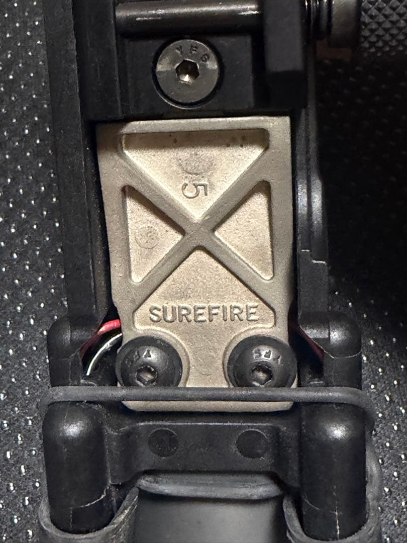 出品は今週末迄　実物　surefire シュアファイア M910A