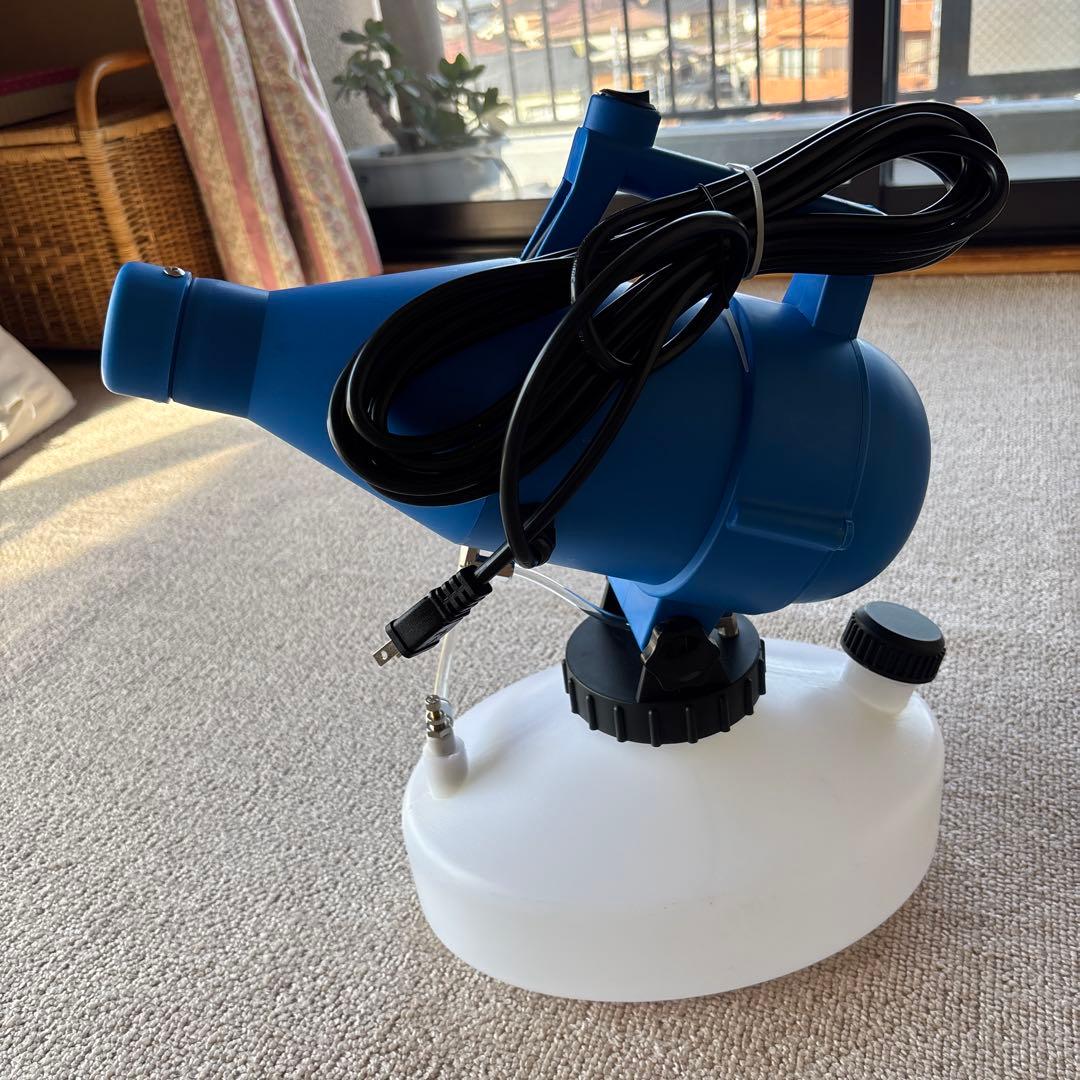 青いスチームクリーナー本体