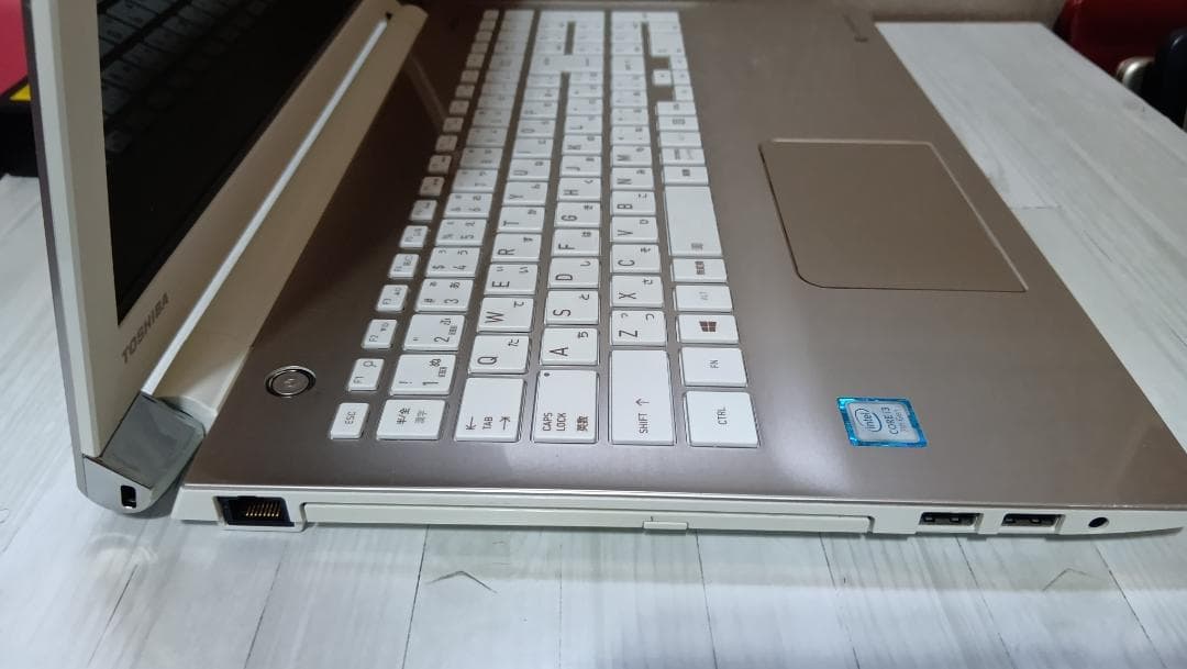 Dynabook　AZ45/CG　7世代i3 黄ばみ少