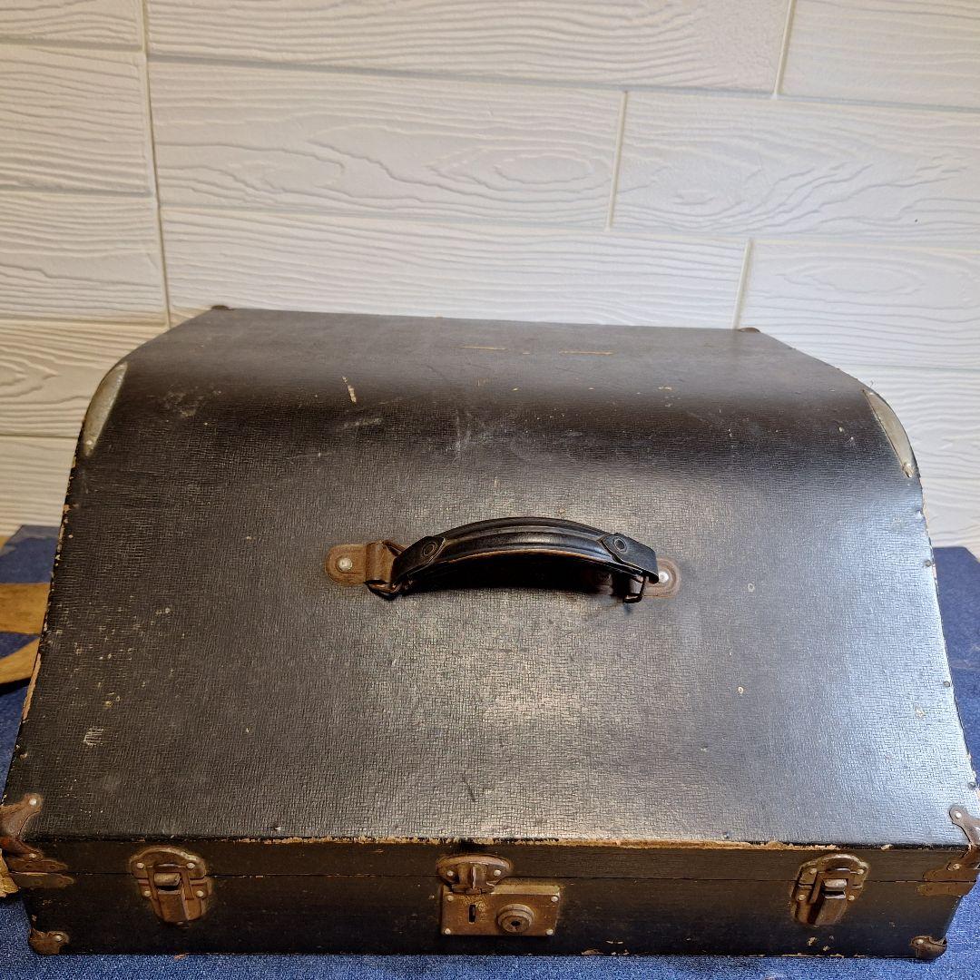 【名門 V.Soprani】イタリア製 アコーディオン 赤 鍵盤楽器 ケース付