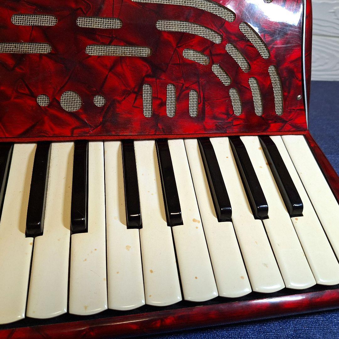 【名門 V.Soprani】イタリア製 アコーディオン 赤 鍵盤楽器 ケース付