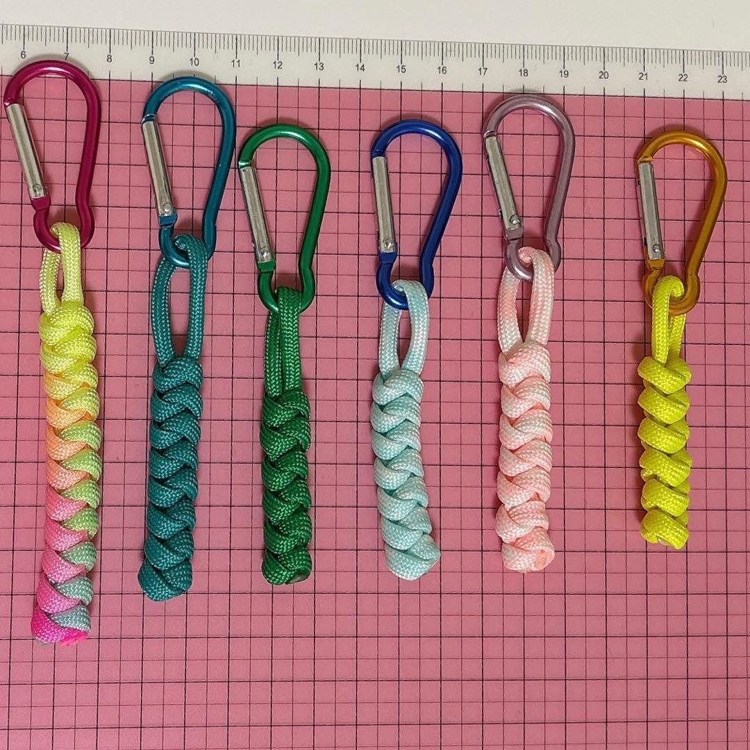 パラコード キーホルダー カラビナ付き ハンドメイド バッグ目印 鍵 アウトドア