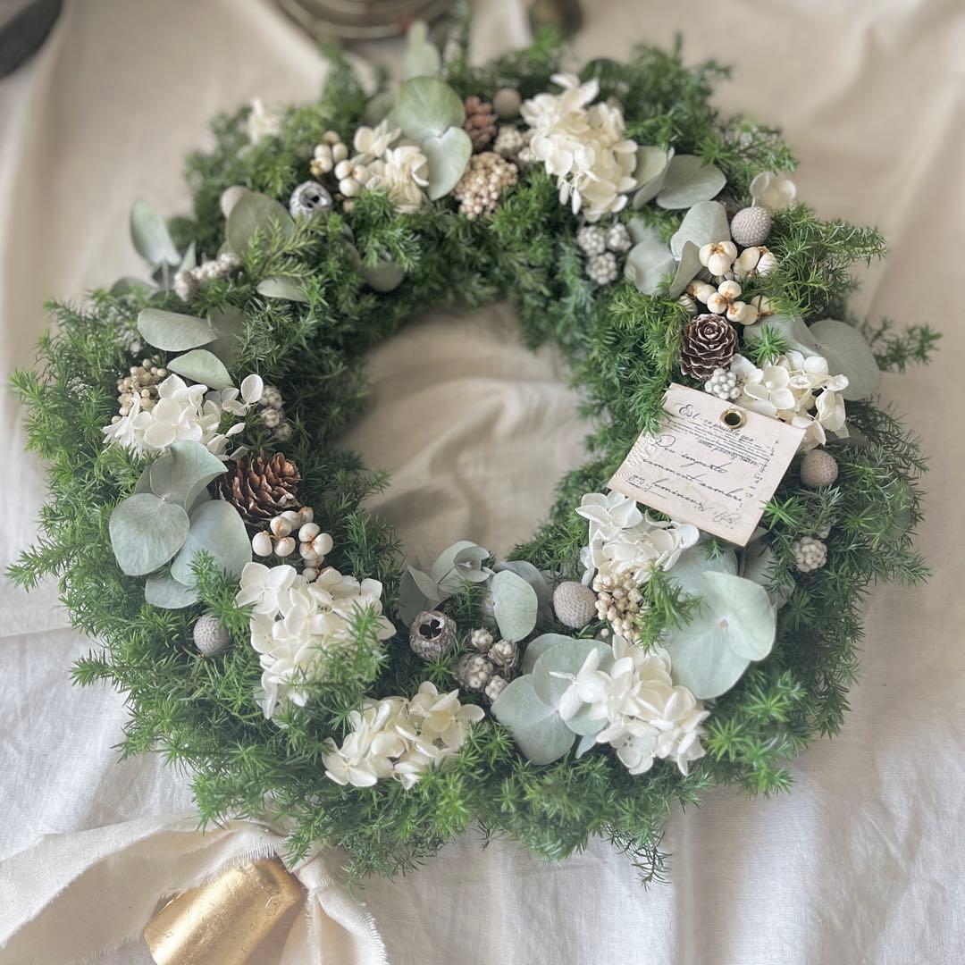＊ユーカリと針葉樹　大きな白のリース＊30cm＊№729 メルカリ便　ラッピング