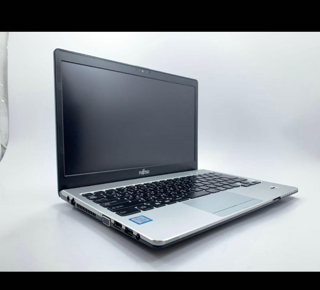 ノートパソコン　電子機器