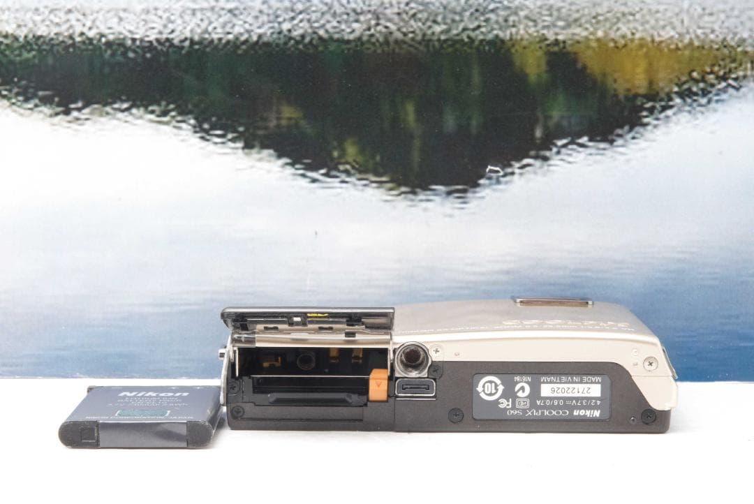 【美品】★ NIKON ニコン COOLPIX S60 ★動作OK★