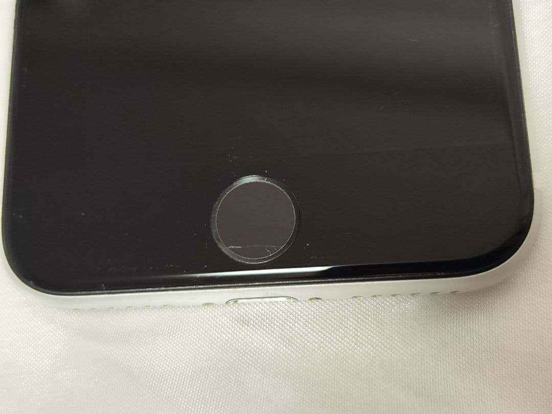 テ*屋様 iPhone SE2 64GB