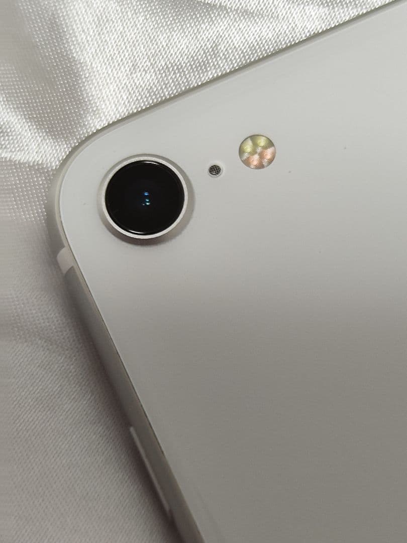 テ*屋様 iPhone SE2 64GB