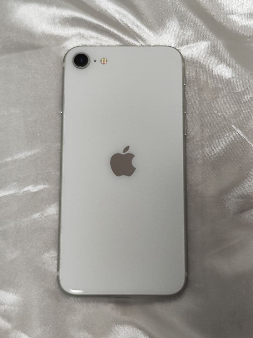 テ*屋様 iPhone SE2 64GB