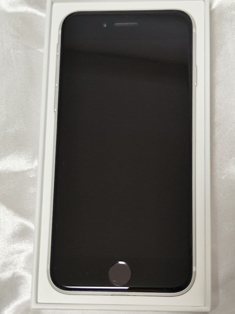 テ*屋様 iPhone SE2 64GB