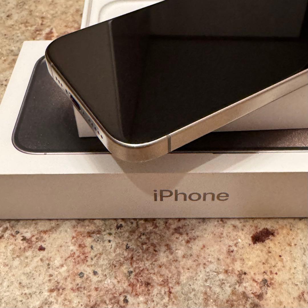 iPhone 15 Pro 256GB ナチュラルチタニウム