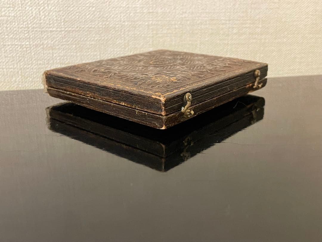 アンティークフォト　アンブロタイプ　 ハンサムな若者　フルケース付き