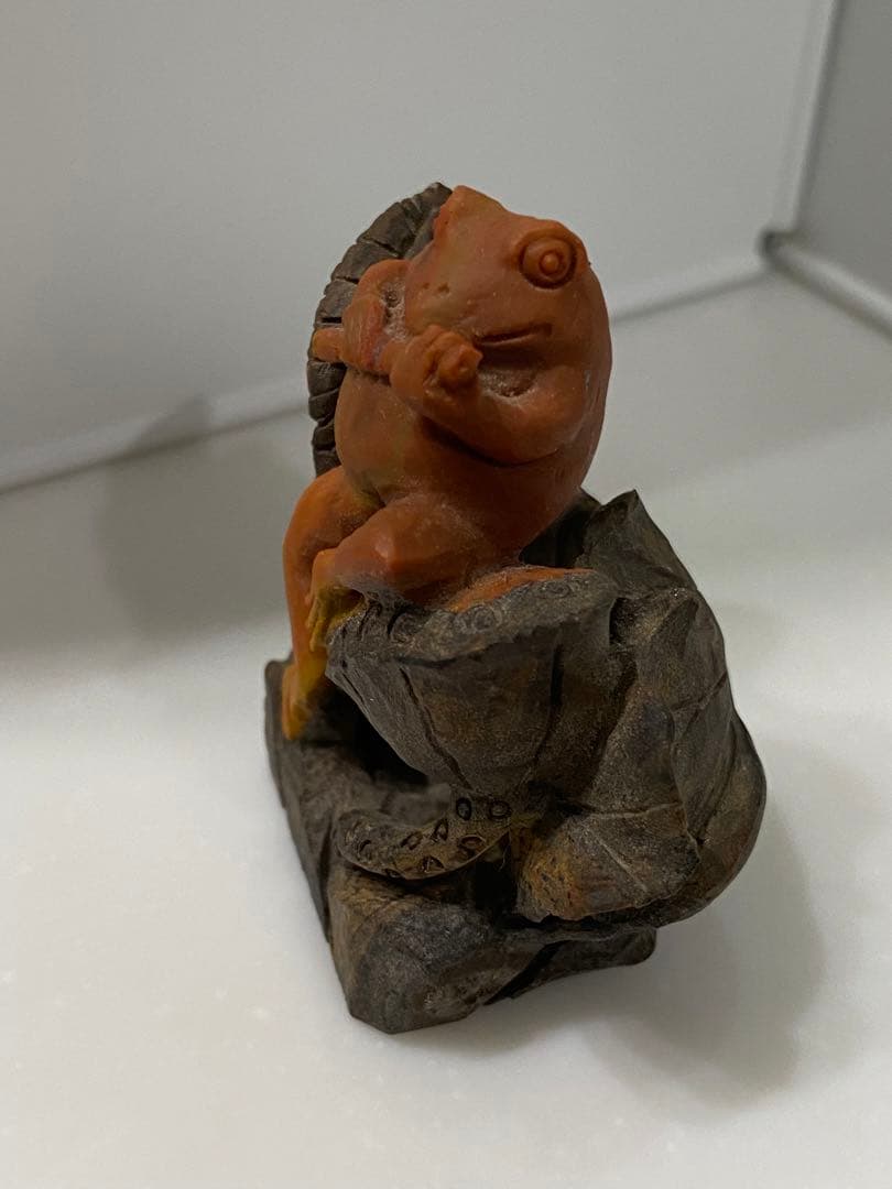 中国　広州の高価なオブジェ屋さんで購入　カエルさんの置物