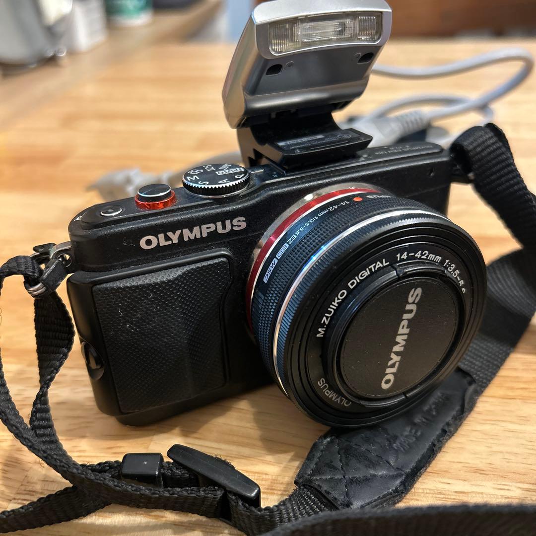 OLYMPUS ミラーレス一眼カメラ M.ZUIKO 14-42mm E-pl6