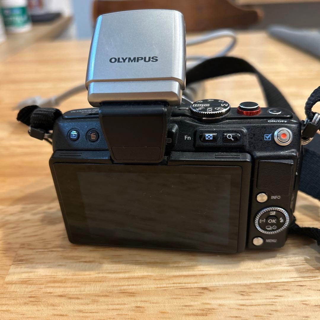 OLYMPUS ミラーレス一眼カメラ M.ZUIKO 14-42mm E-pl6