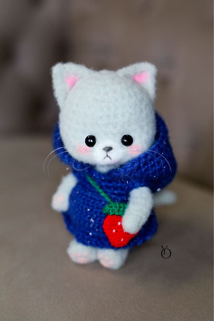 ビロードの猫ちゃん フーディ フード イチゴ