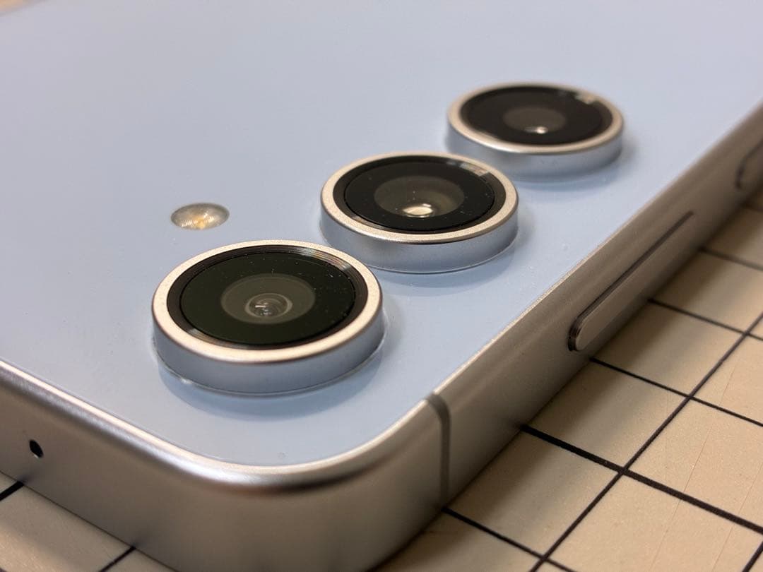 Galaxy S24 FE ブルー　SPIGEN ガラスフィルム・ケース付き