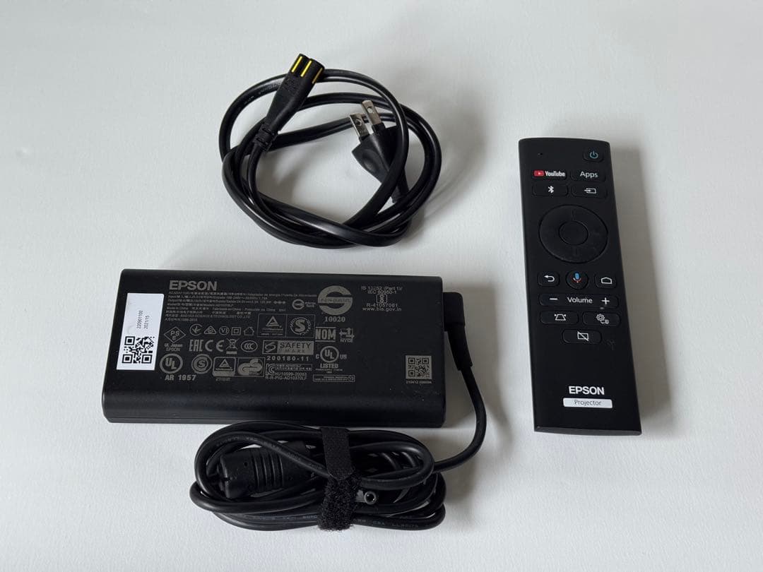 EPSON EF-12 プロジェクター