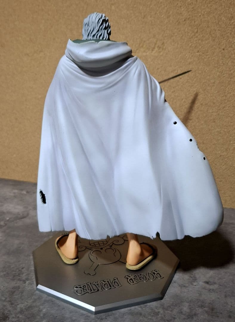 ONE PIECE ワンピース シャンクス ベックマン レイリー フィギュア