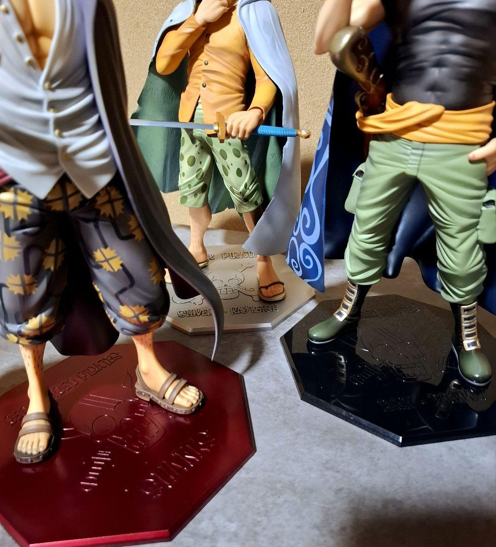 ONE PIECE ワンピース シャンクス ベックマン レイリー フィギュア