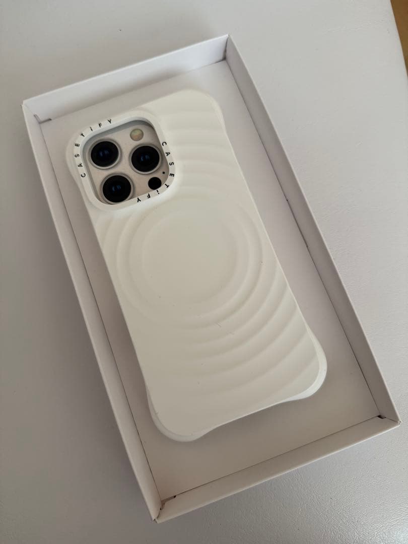 CASETiFY ウェーブシリコン ホワイト iPhone16pro
