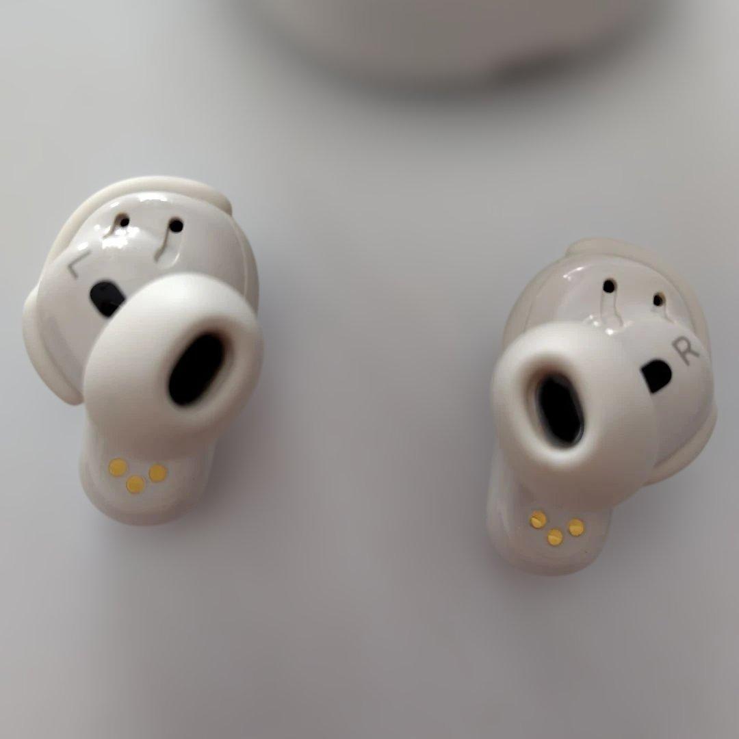 BOSE ワイヤレスイヤホン ホワイト 充電ケース付き