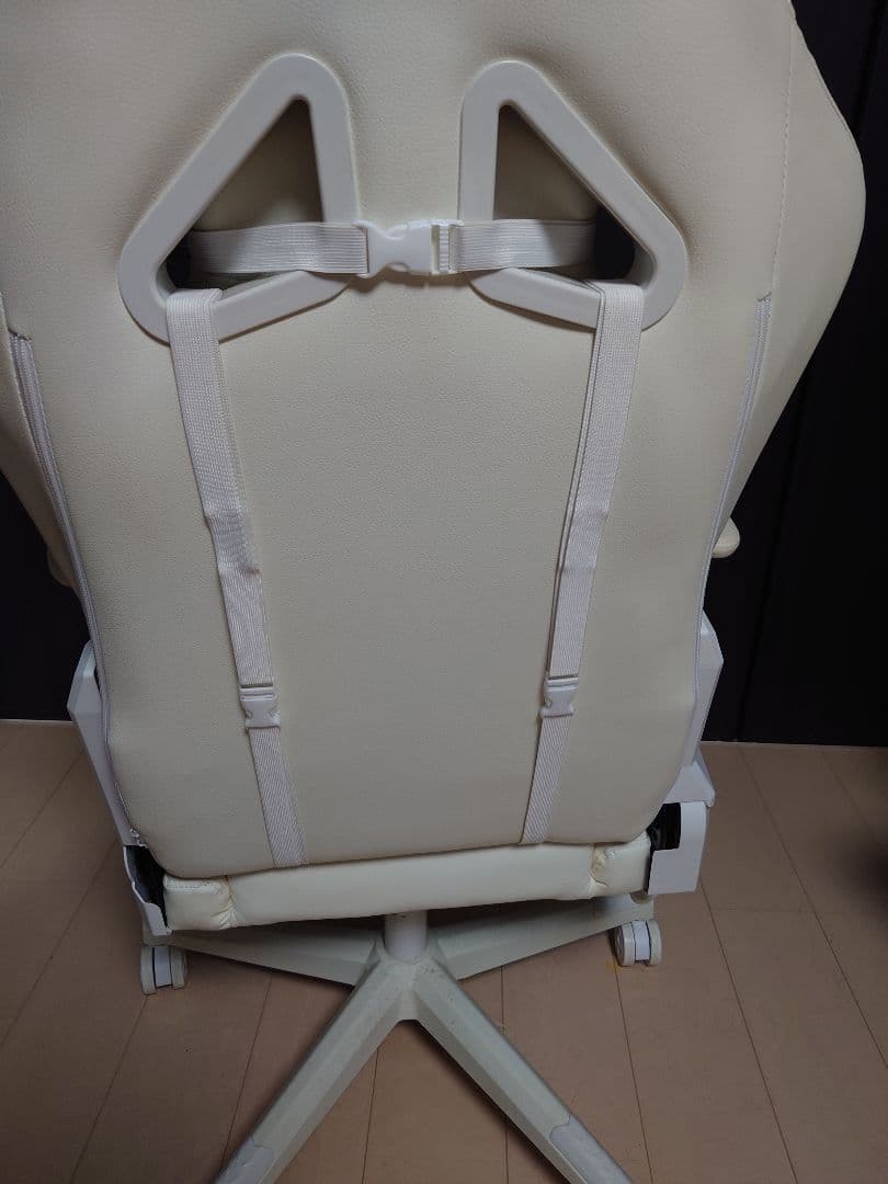 【送料込み】ゲーミングチェア リクライニング オールホワイト　カバー付き！美品