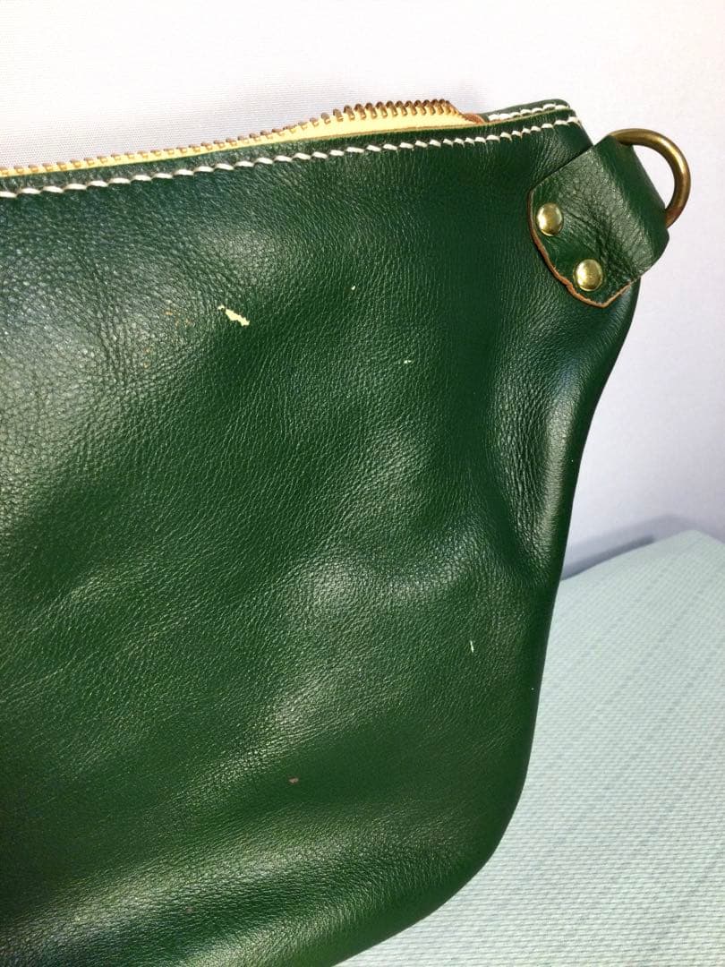 モス　グリーン　ハンドメイド感有り　ボディーバックショルダー付き