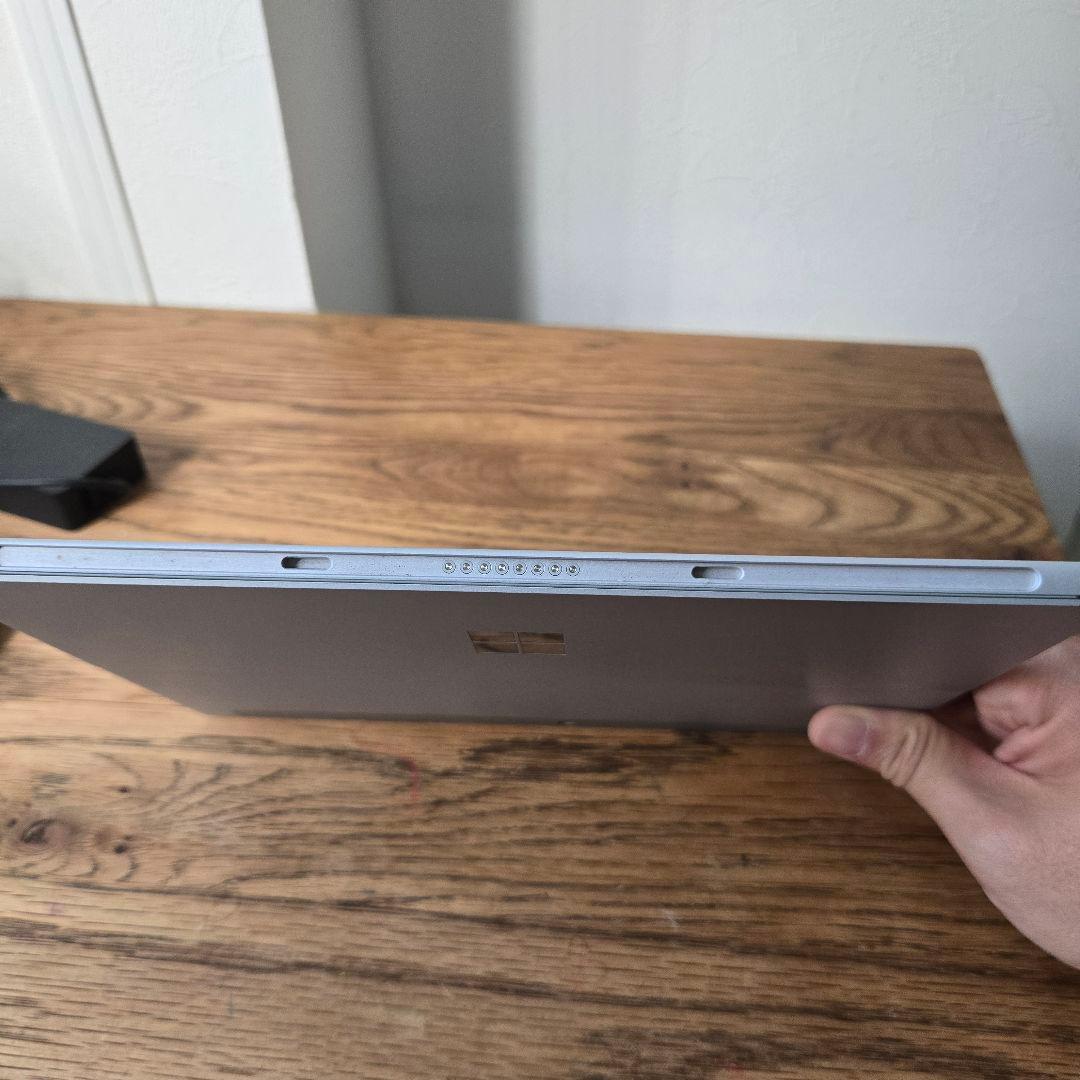 Windowsタブレット本体 Microsoft Surface Go 64G