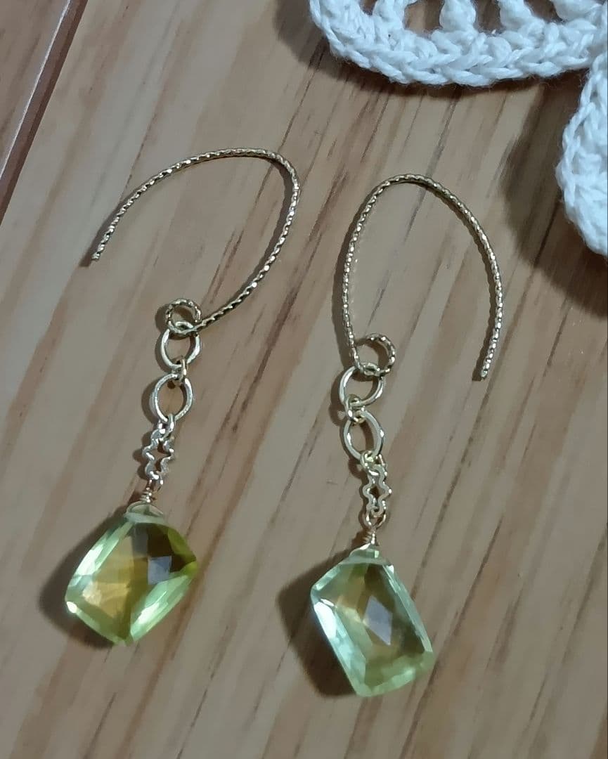 530/14kgf宝石質レモンクォーツのピアス