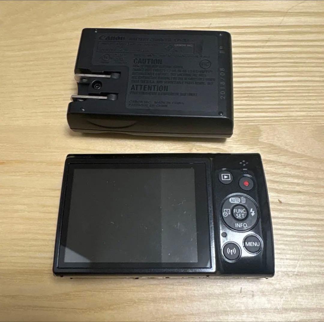 Canon IXY デジタルカメラと充電器セット