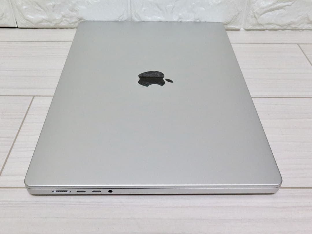 M1Max MacBookPro 16インチ　メモリ32GB SSD1TB 銀