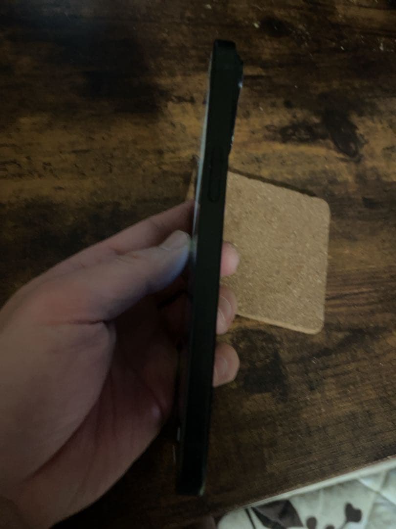 Apple iPhone 15ブラック