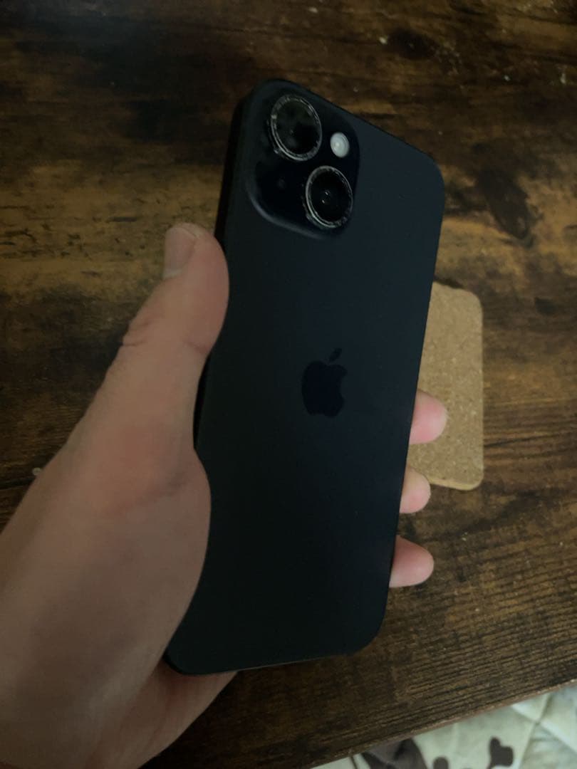 Apple iPhone 15ブラック