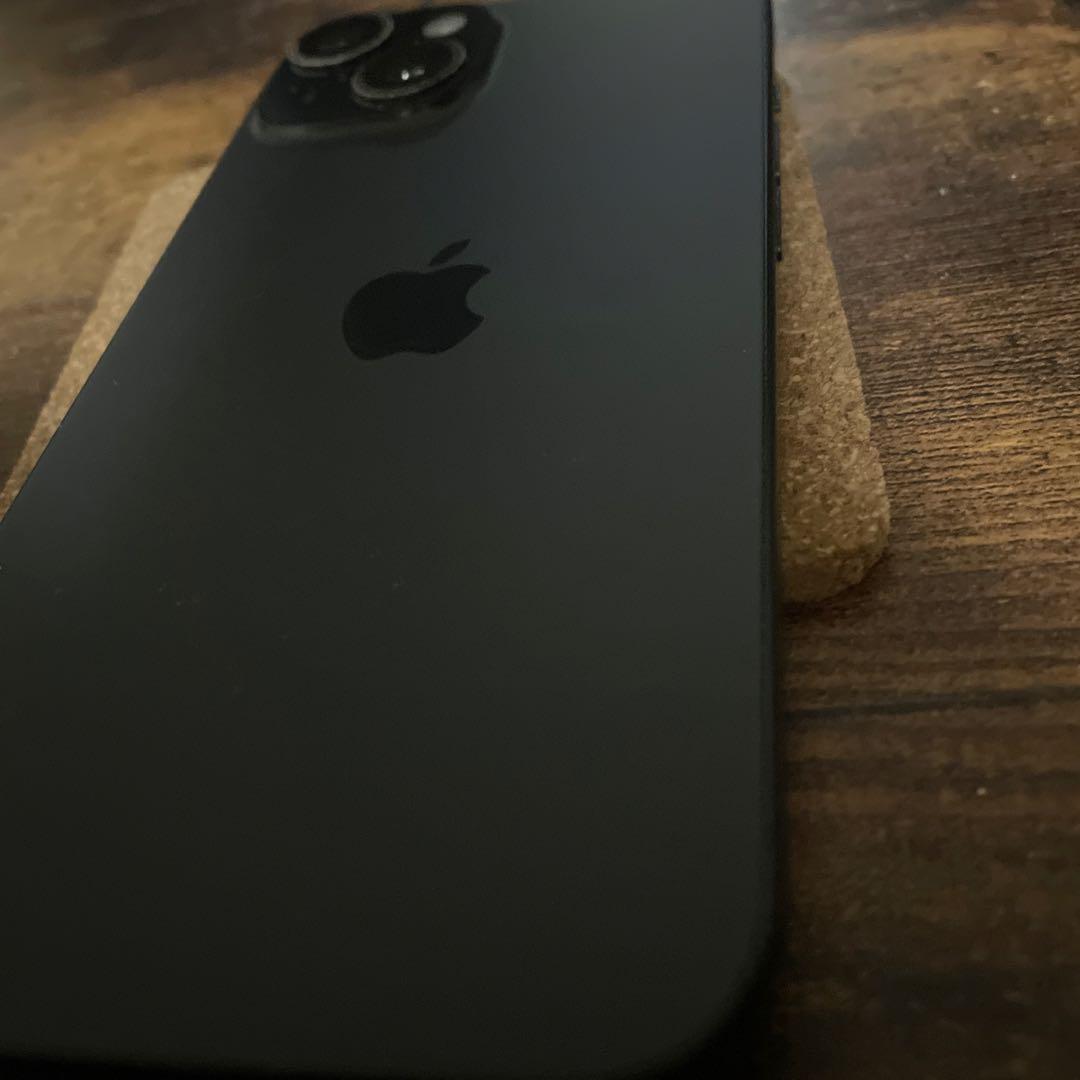 Apple iPhone 15ブラック