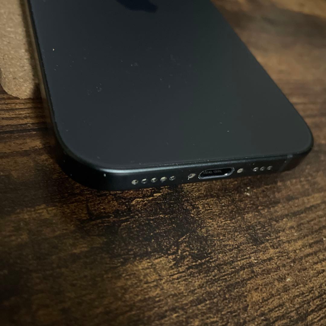 Apple iPhone 15ブラック