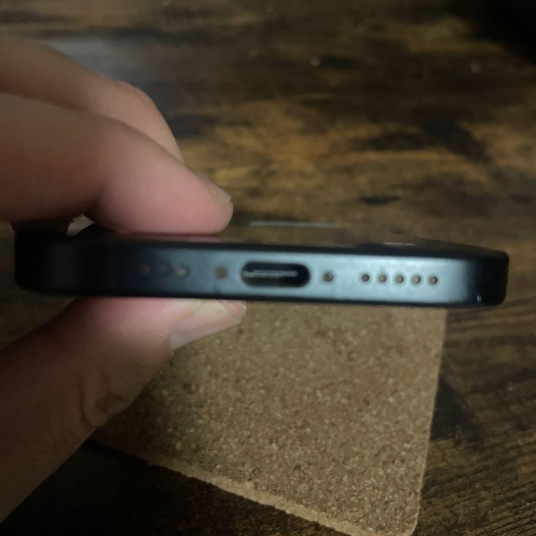 Apple iPhone 15ブラック