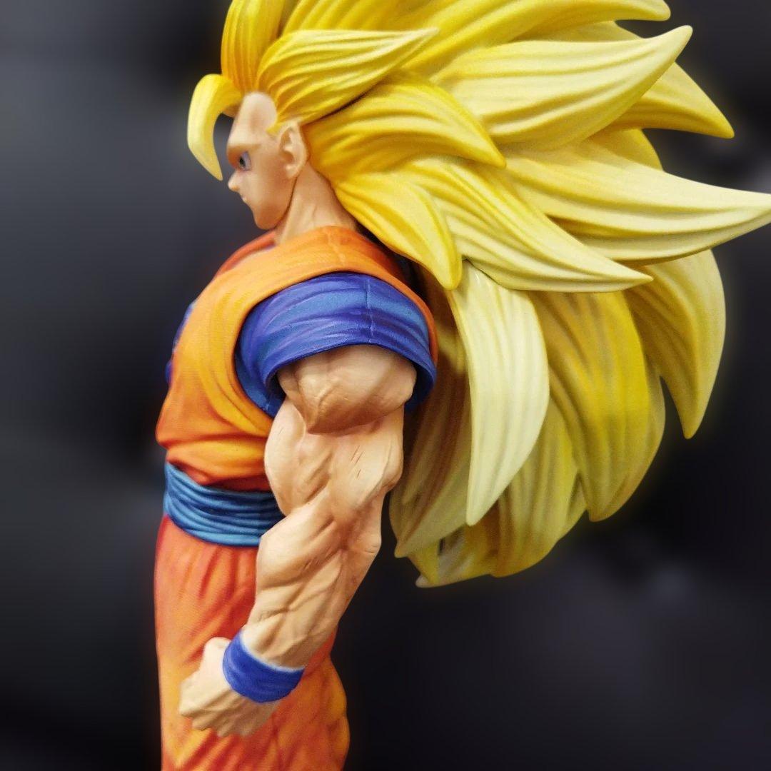 【0303D】超スーパーサイヤ人３　ゴッド スーパーサイヤ人 孫悟空 フィギュア