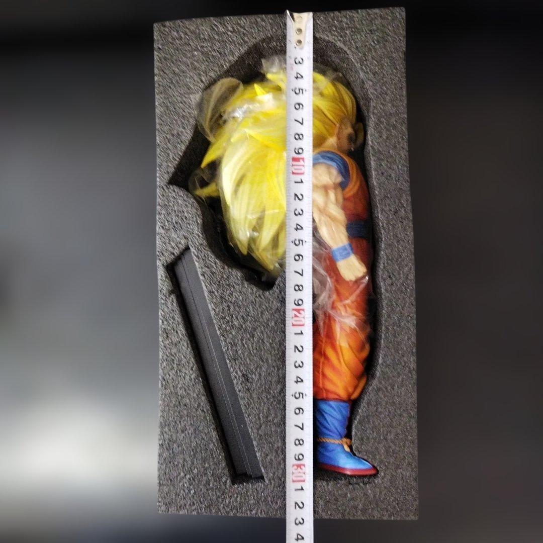 【0303D】超スーパーサイヤ人３　ゴッド スーパーサイヤ人 孫悟空 フィギュア