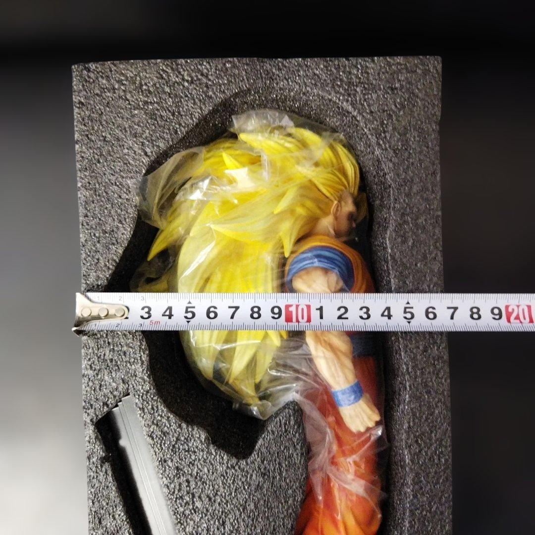 【0303D】超スーパーサイヤ人３　ゴッド スーパーサイヤ人 孫悟空 フィギュア