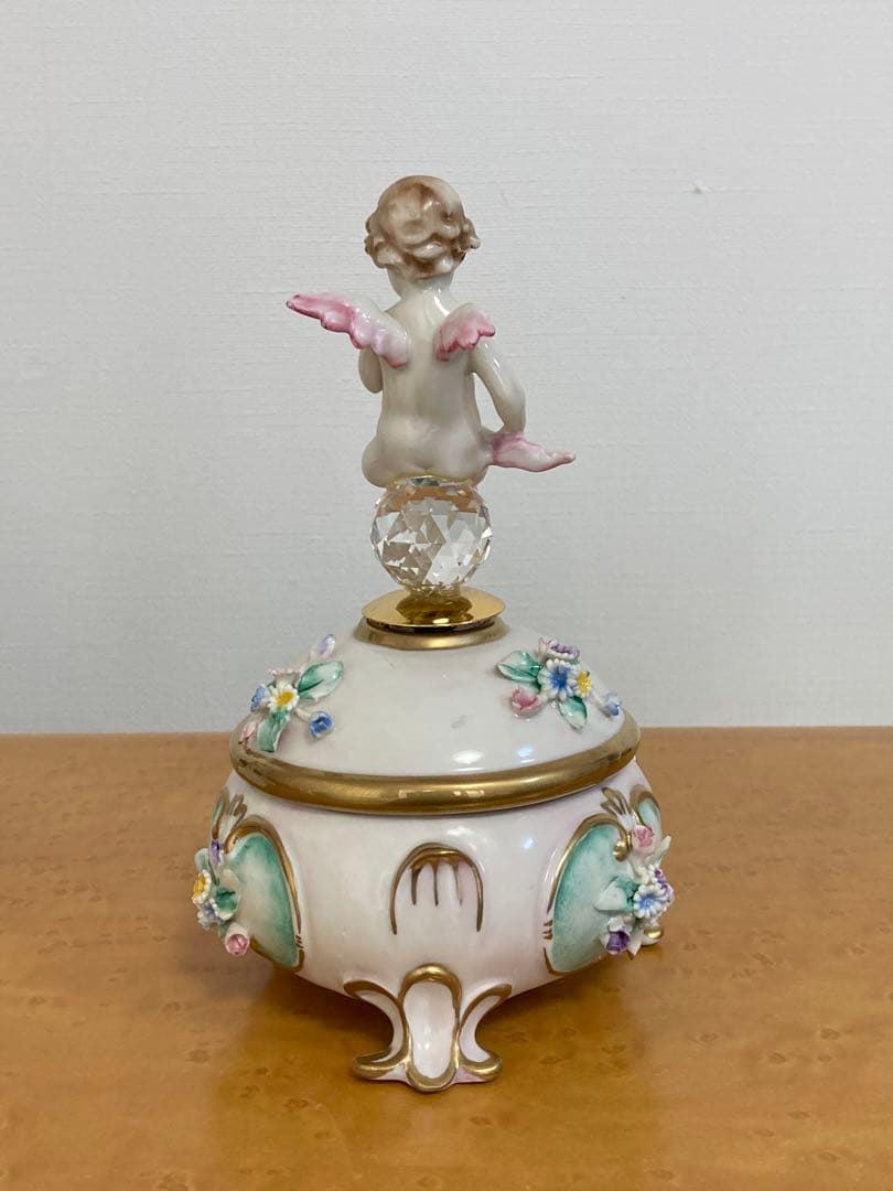 PORCELLANE  VILLARI  ヴィラリ　イタリア製　天使の置物