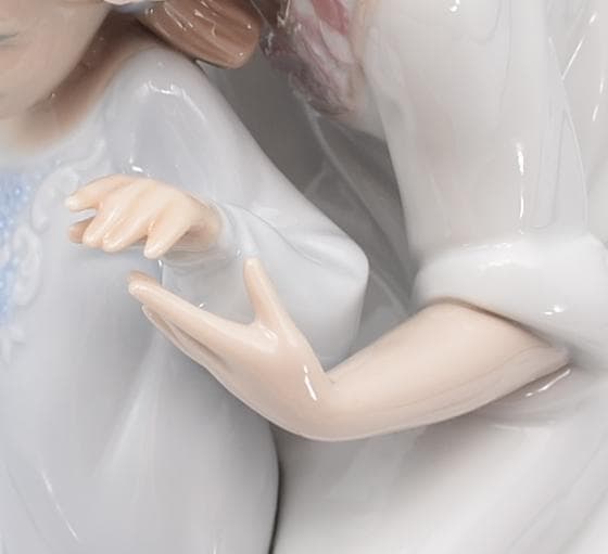 やさしさ　＃1527　★リヤドロ　スペイン　ポーセリン　光沢仕上げ　箱付き　絶版