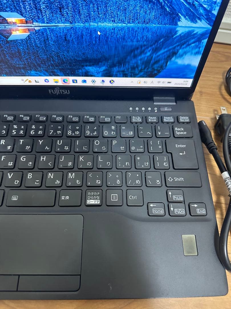 準美品 U9311/F 第11世代 i7 32GB 512GBタッチパネルW11