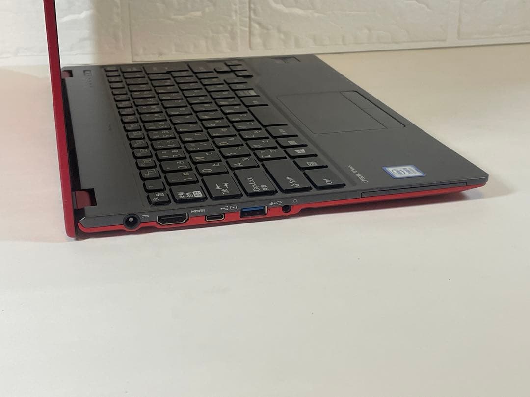 【超軽量】LIFEBOOK◇レッド◇SSD◇カメラ付◇ChatGPT搭載◇