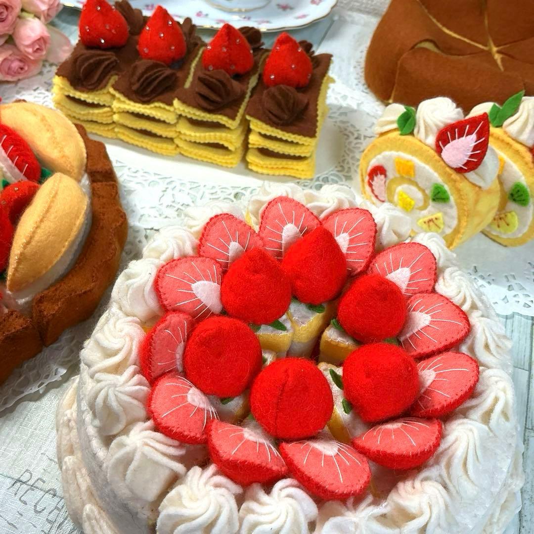 フェルトケーキ☆フェルトのおままごと☆♡フェイクスイーツ☆フエルト♡ハンドメイド